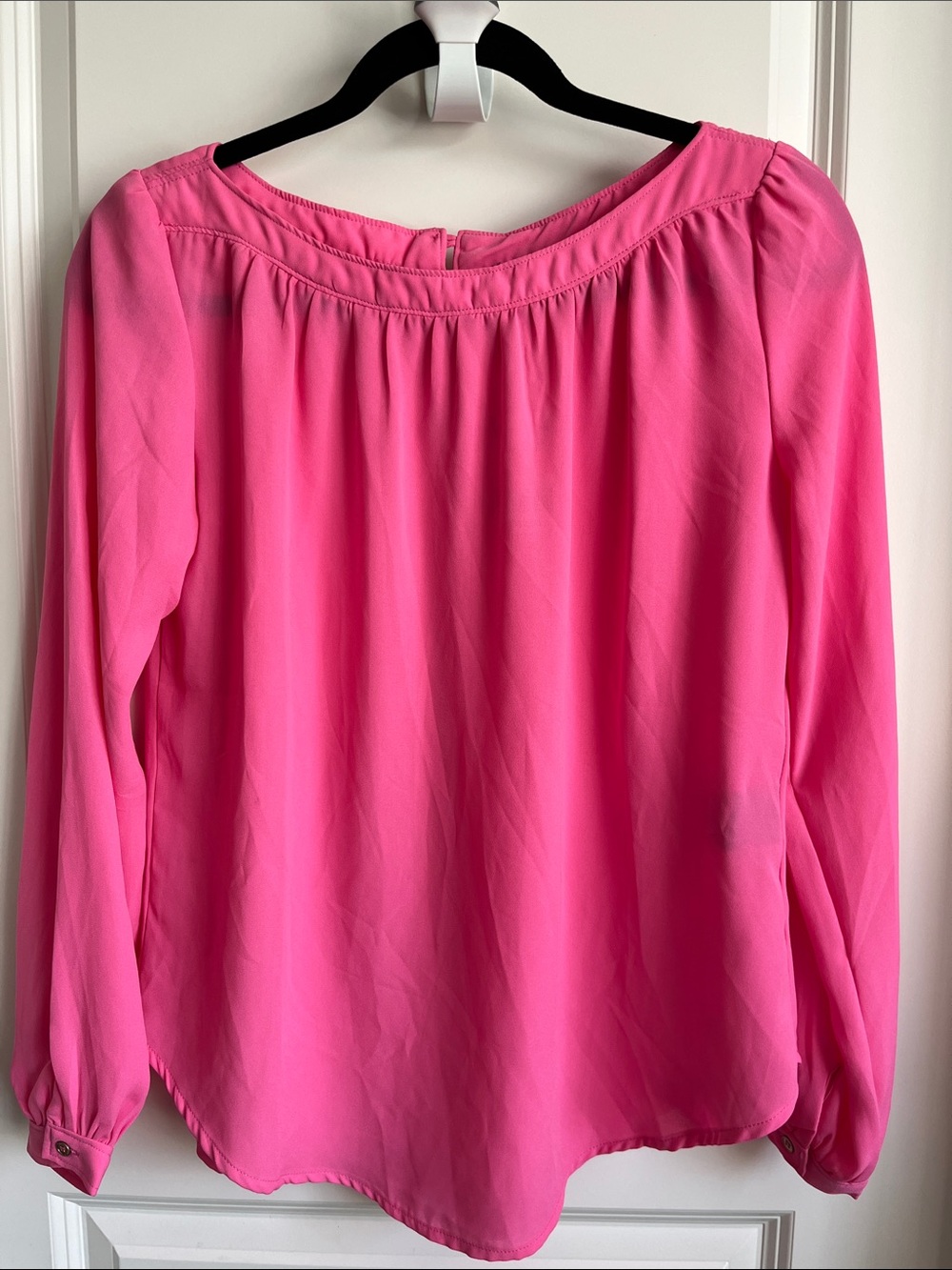 BNWT le chateau Hot Pink Long-Sleeve Blouse